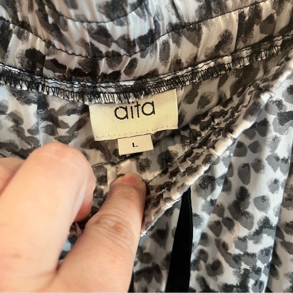 Aita size large gray and black drawstring jogger - Picture 4 of 6